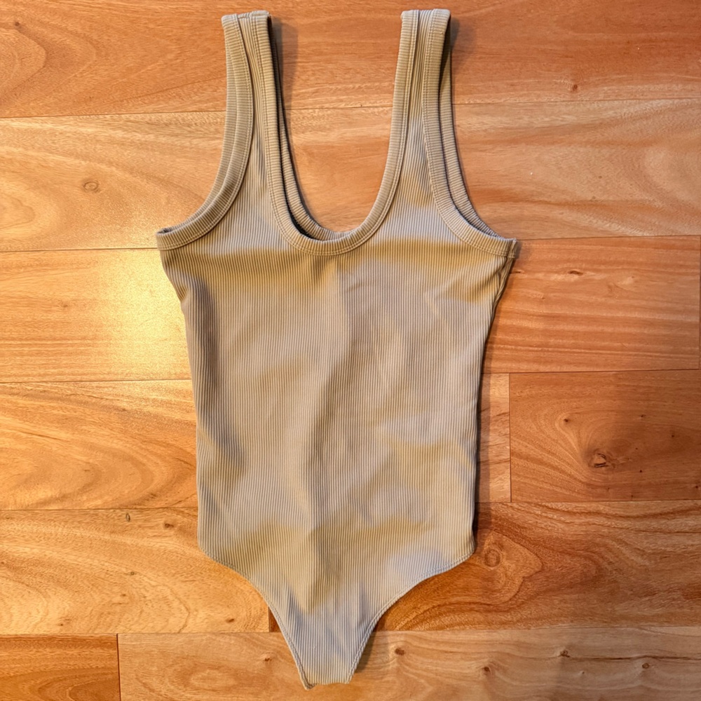 Abercrombie & Fitch tan bodysuit